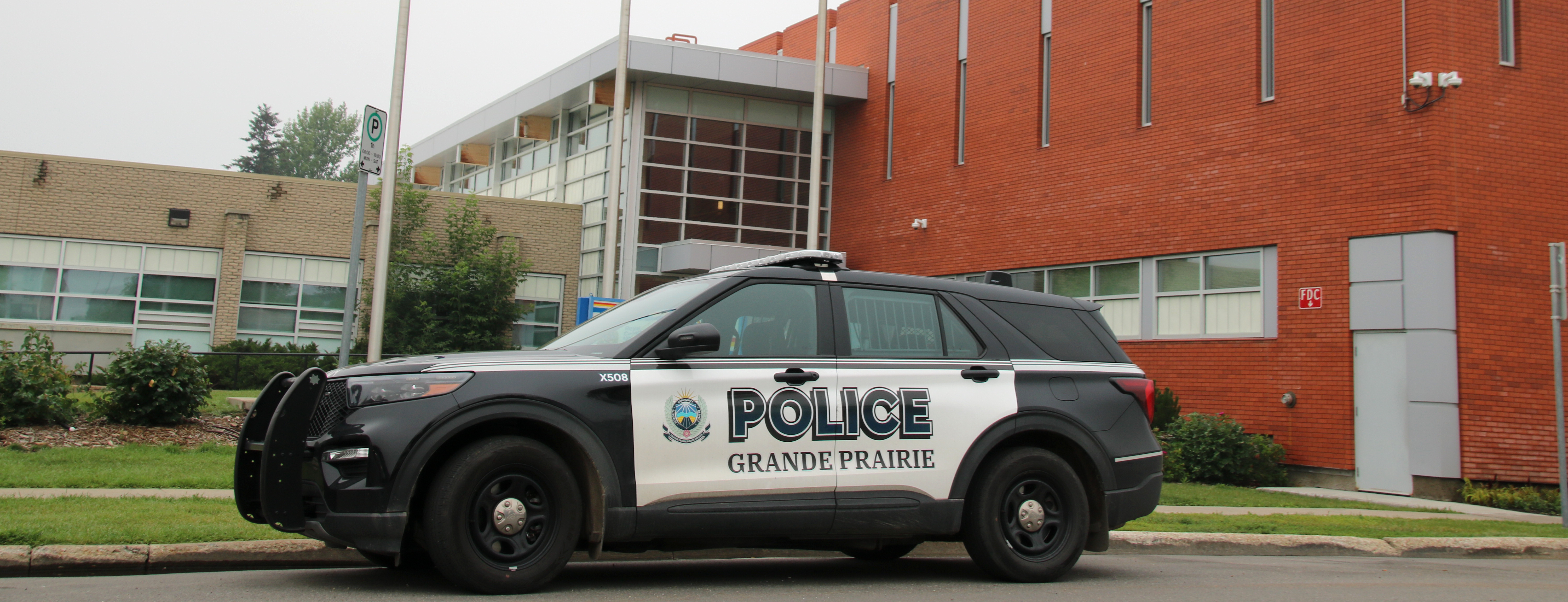 A GPPS vehicle in front of headquarters