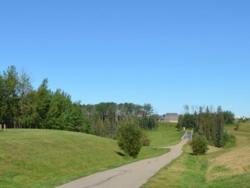 A trail in a Grande Prairie park