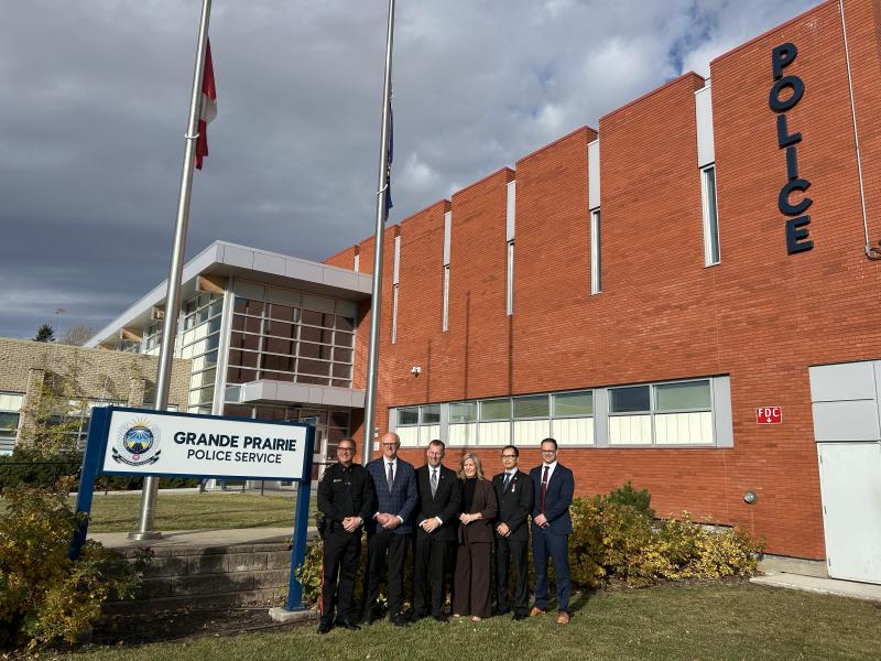 Dignitaries in front of GPPS headquarters